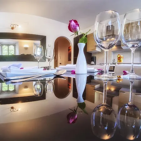 Vinicia, Pool, Jacuzzi, Airco Gasthof *