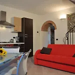 Guest house Vinicia, Pool, Jacuzzi, Airco Domaso